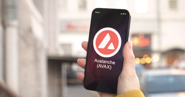 AVAX Consolidation Sets Stage for Potential $10+ Break Above $9