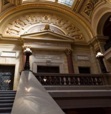 Wisconsin Warns Election-Market Traders They May Be Disqualified From Voting