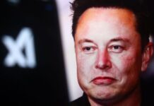 Tesla, SpaceX Pick Texas Site for Musk’s $16.8B Chip Plant