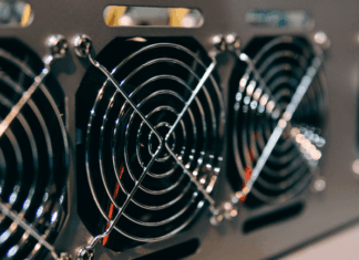 Zcash Hashrate Goes Vertical as $870 ZEC Price Wakes ASIC Giants